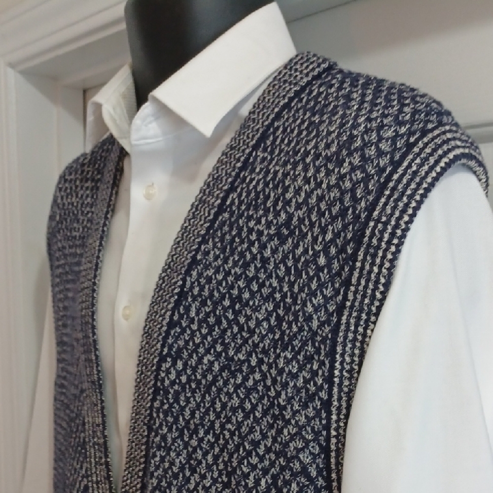 Grand Slam Tour Navy & White Knit Vest - Picture 4 of 6